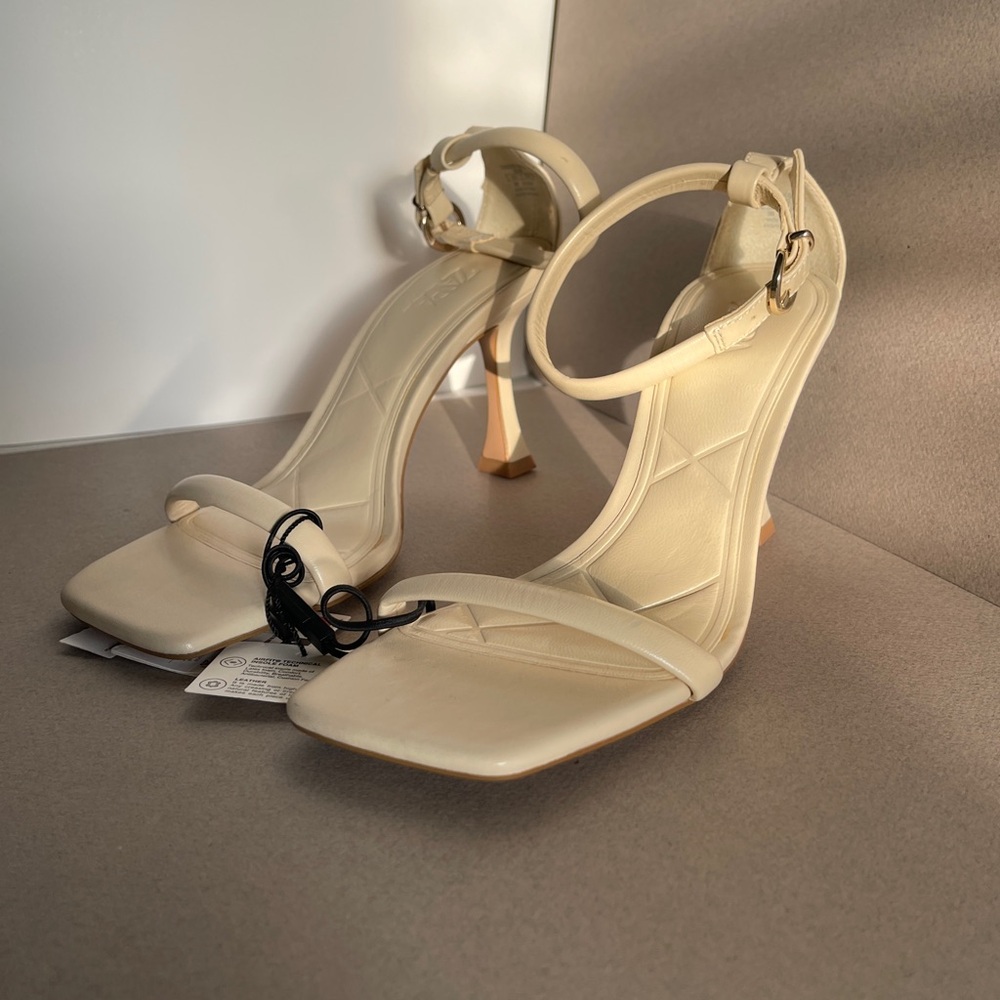 💫 Zara Leather Heels - NEW 💫